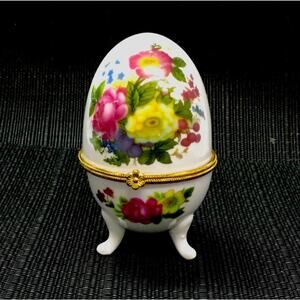 Egg Shaped Ceramic Trinket Box With Red Rose 3.74” Tall Footed And Hinged